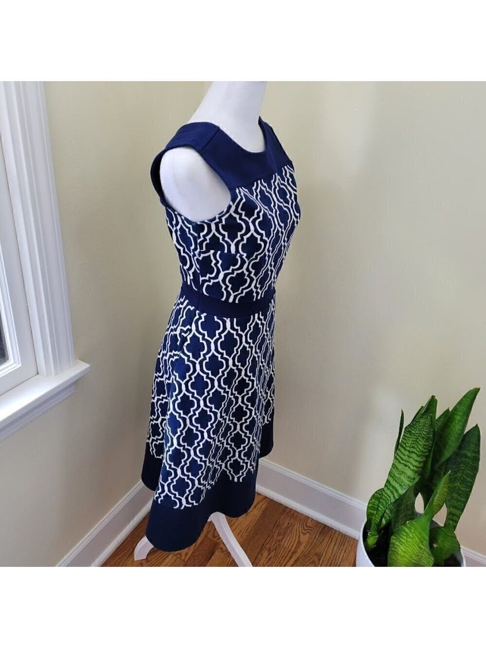 Land's End Fit & Flare Dress Sleeveless Geometric Print Stretch Navy Size 2 - Picture 7 of 14